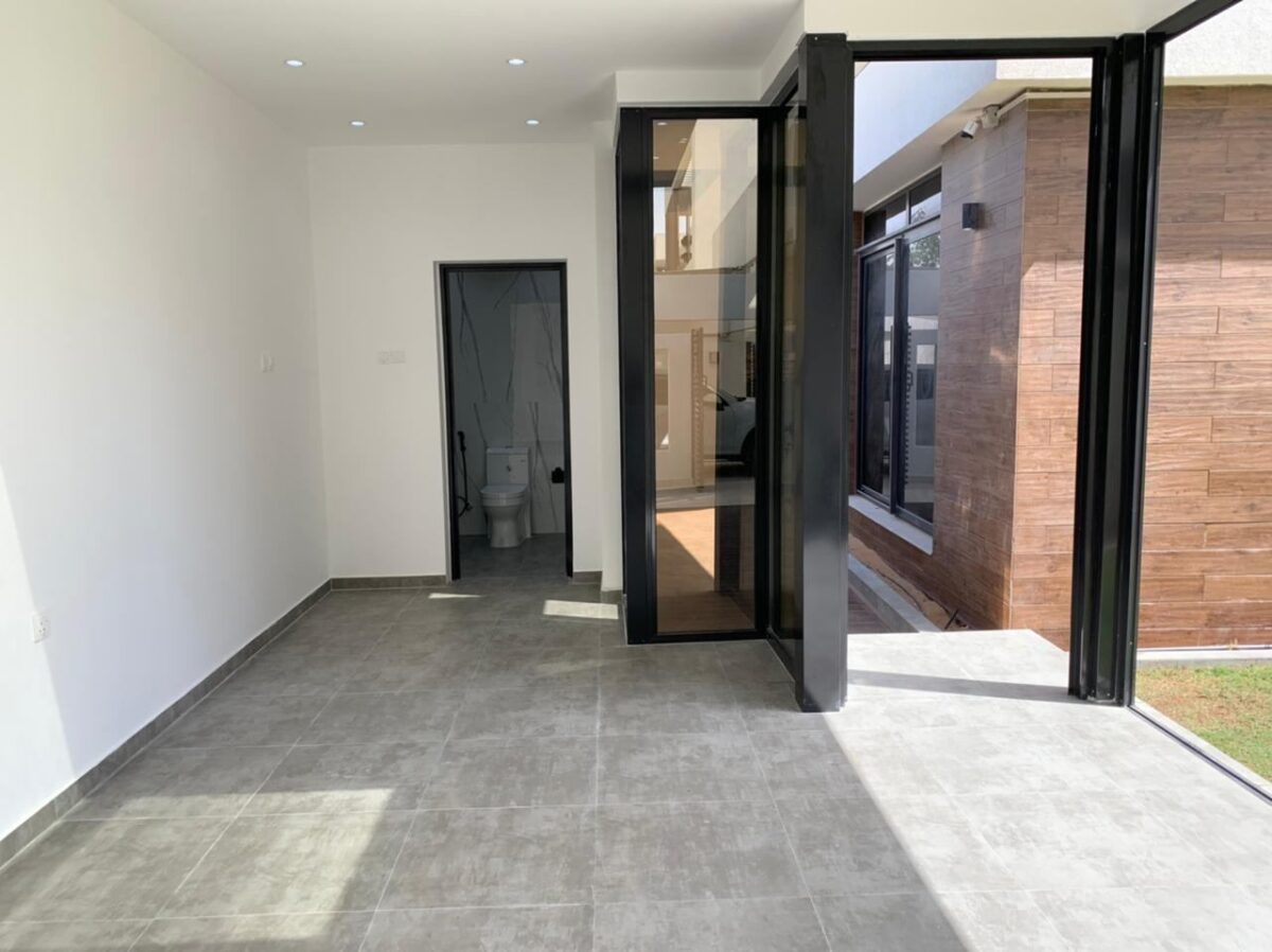 Frameless Folding Doors 14 Frameless Folding Doors in Dubai - photo 6