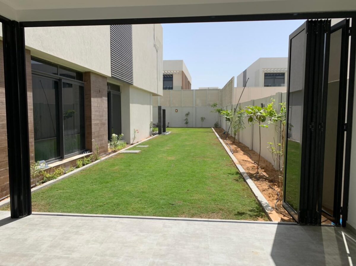 Frameless Folding Doors 17 Frameless Folding Doors in Dubai - photo 9