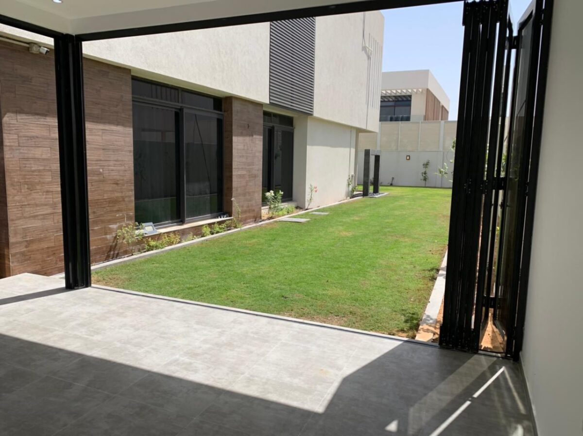 Frameless Folding Doors 18 Frameless Folding Doors in Dubai - photo 10