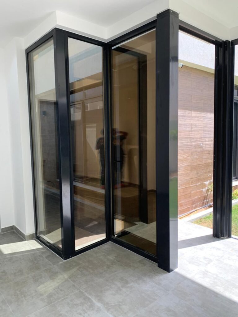 Frameless Glass Doors 13 Frameless Glass Doors in Dubai - photo 4