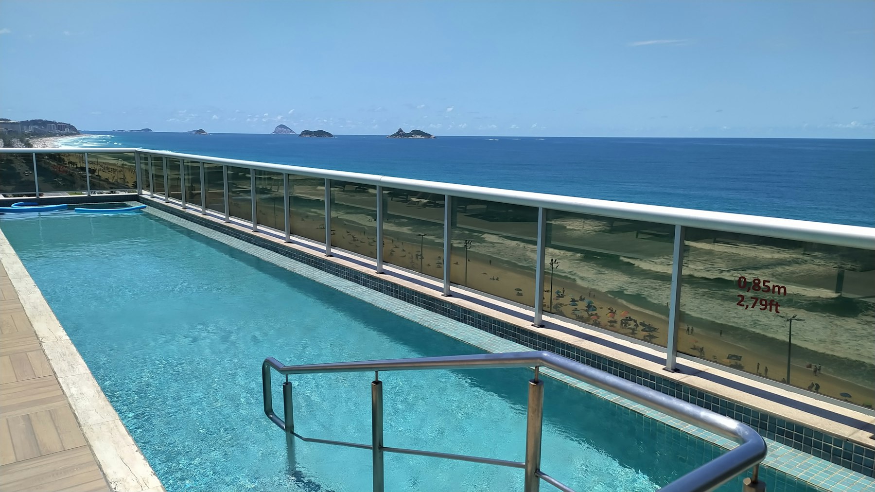 zealcon stock glass pool fence 1