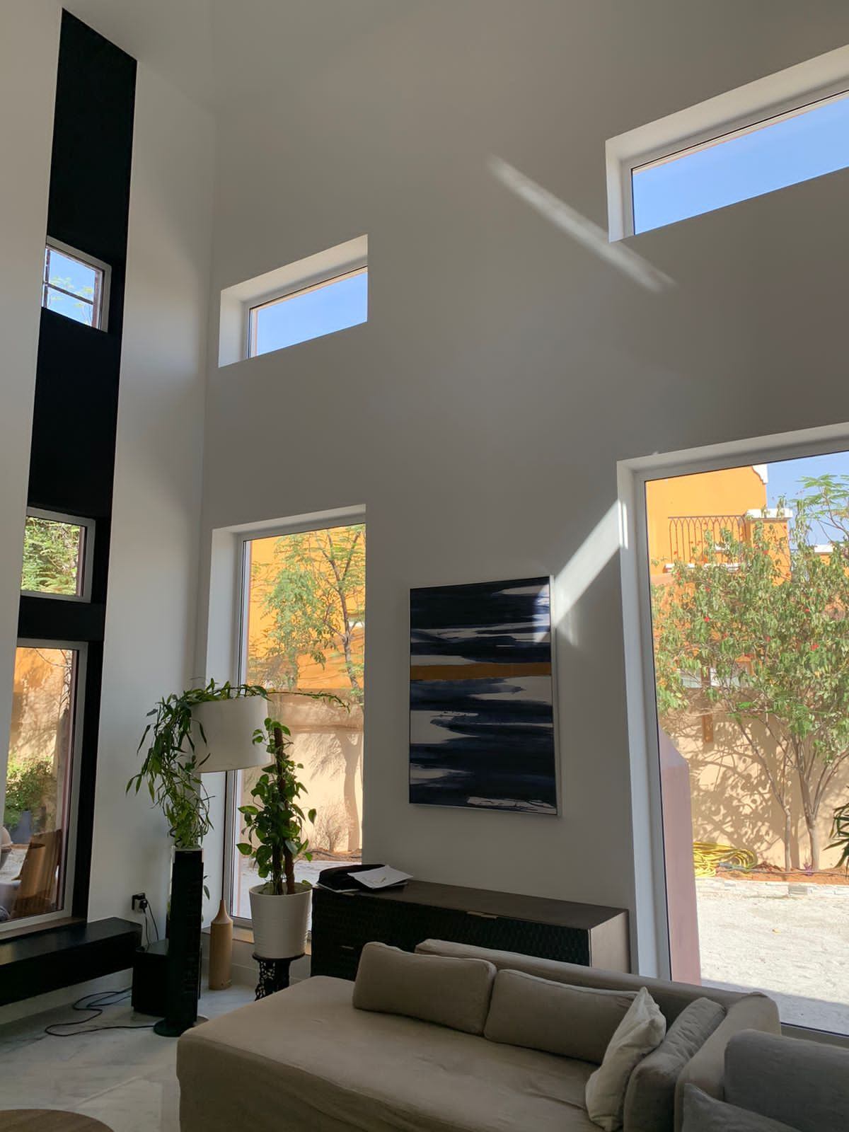 Custom Mirrors 2 Villa lounge with high aluminium windows - Zealcon